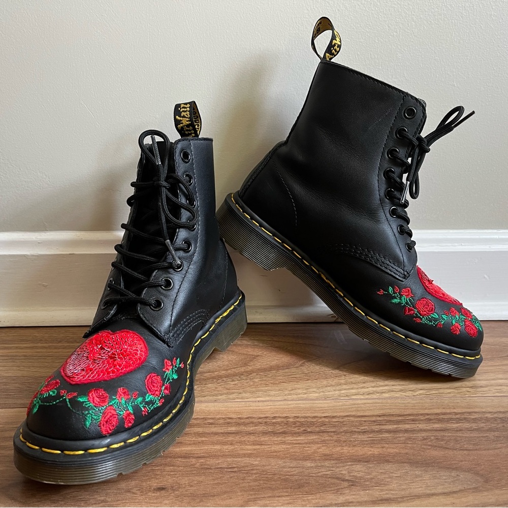 Dr Doc Marten 1460 Pascal sequin hearts boots